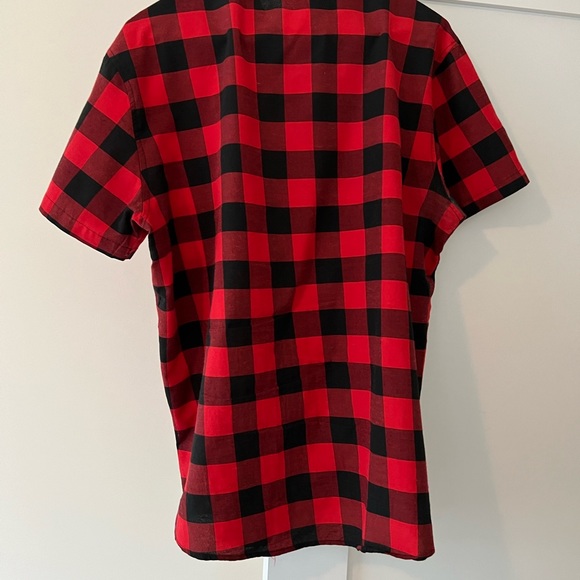 Men’s black and red shirt - Picture 2 of 2